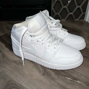 Air Jordan 1 bg triple white